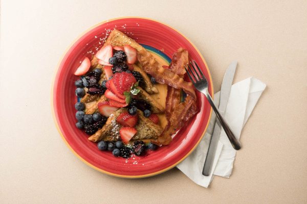 overhead shot of french toast at sea oats caffe in st augustine