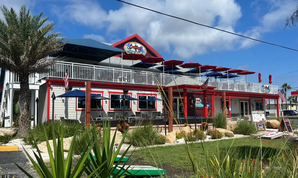 New Restaurant Crabby’s Brings Fresh Seafood and Local Spirit to A1A