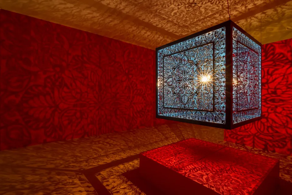 Reflecting Art through Lights and Shadows